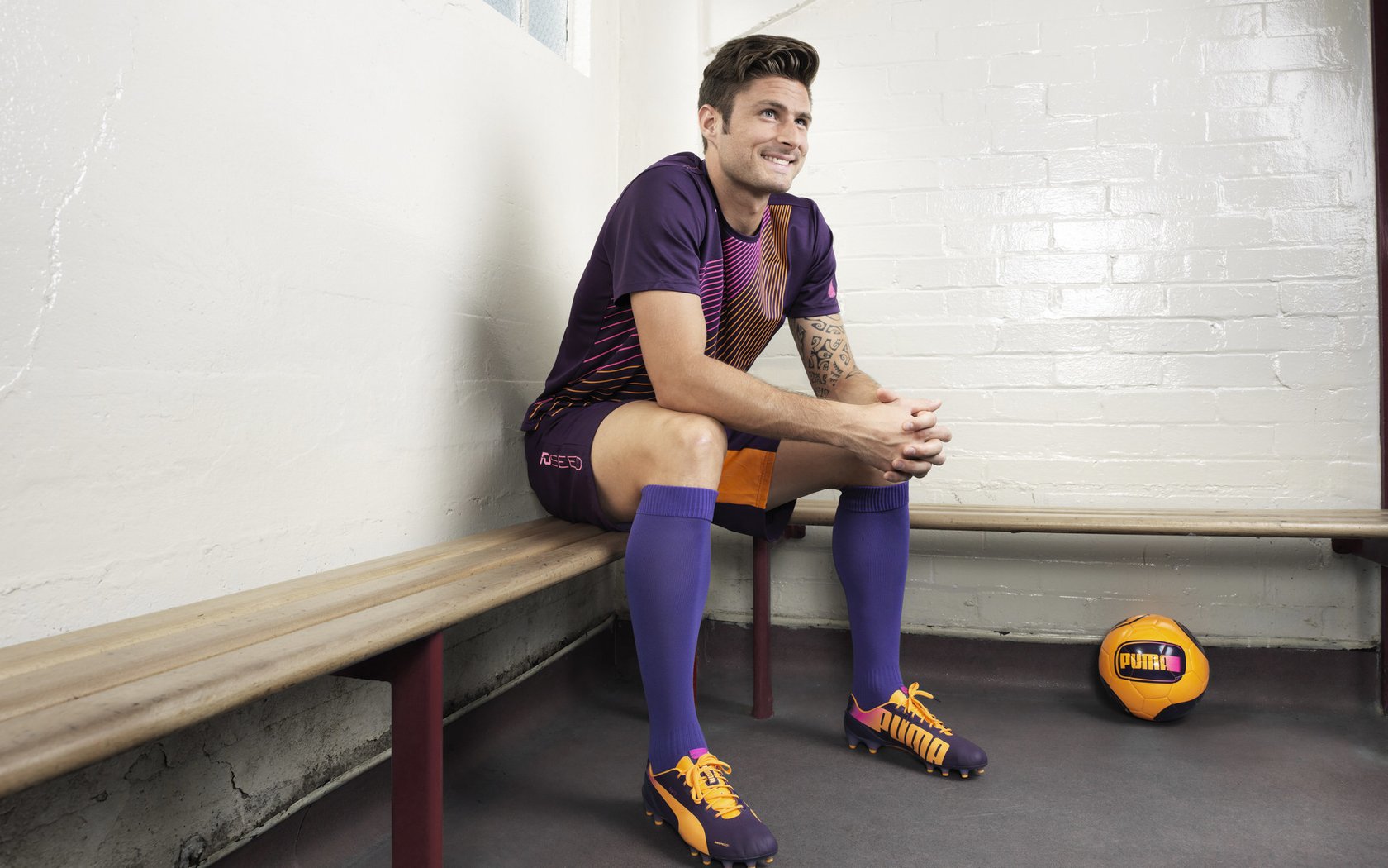 图卢兹整体阵型保持紧凑封锁突破路线，图卢兹战役